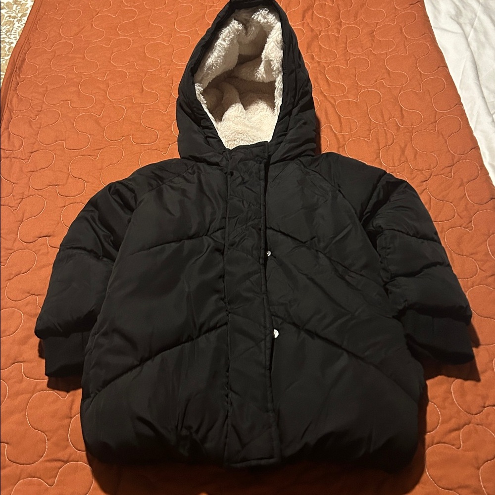 EUC BabyGap Toddler Winter Black & Cream Heavyweight Puff Hooded Jacket Size 2T.